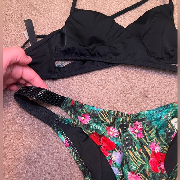 Women's Black and Floral Bikini Set Victoria’s Secret Pink NEW - Picture 2 of 4